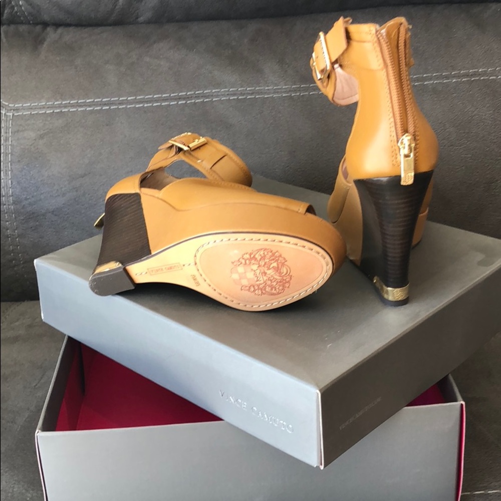 Wedge shoes